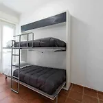 Metro 1 Materdei - Quiet Apartament For 4 People